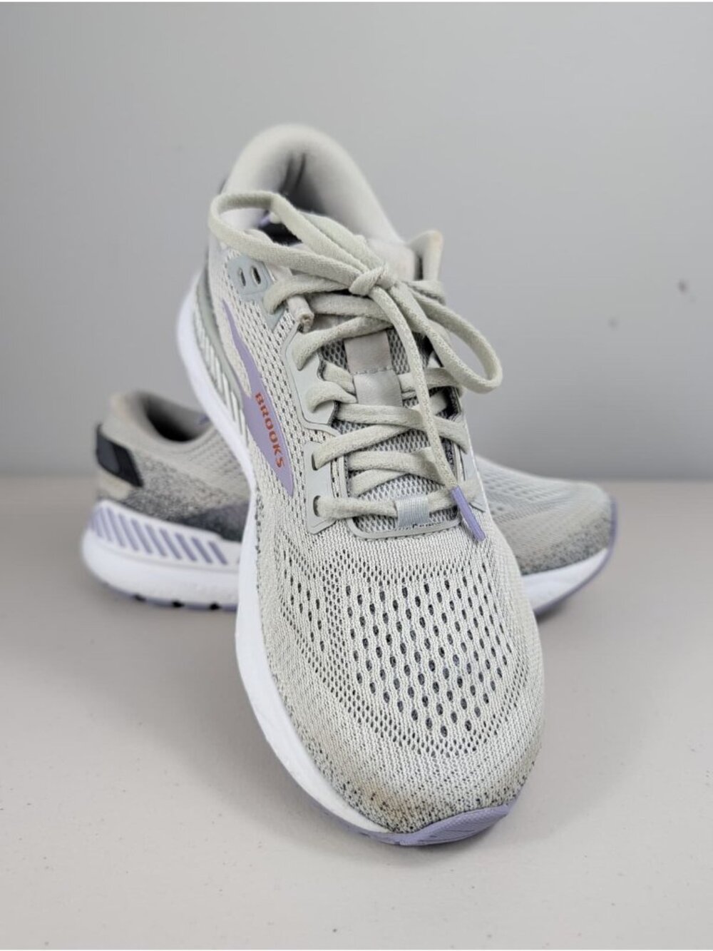 Brooks Ariel GTS in a gray/light purple color women's size 9.5